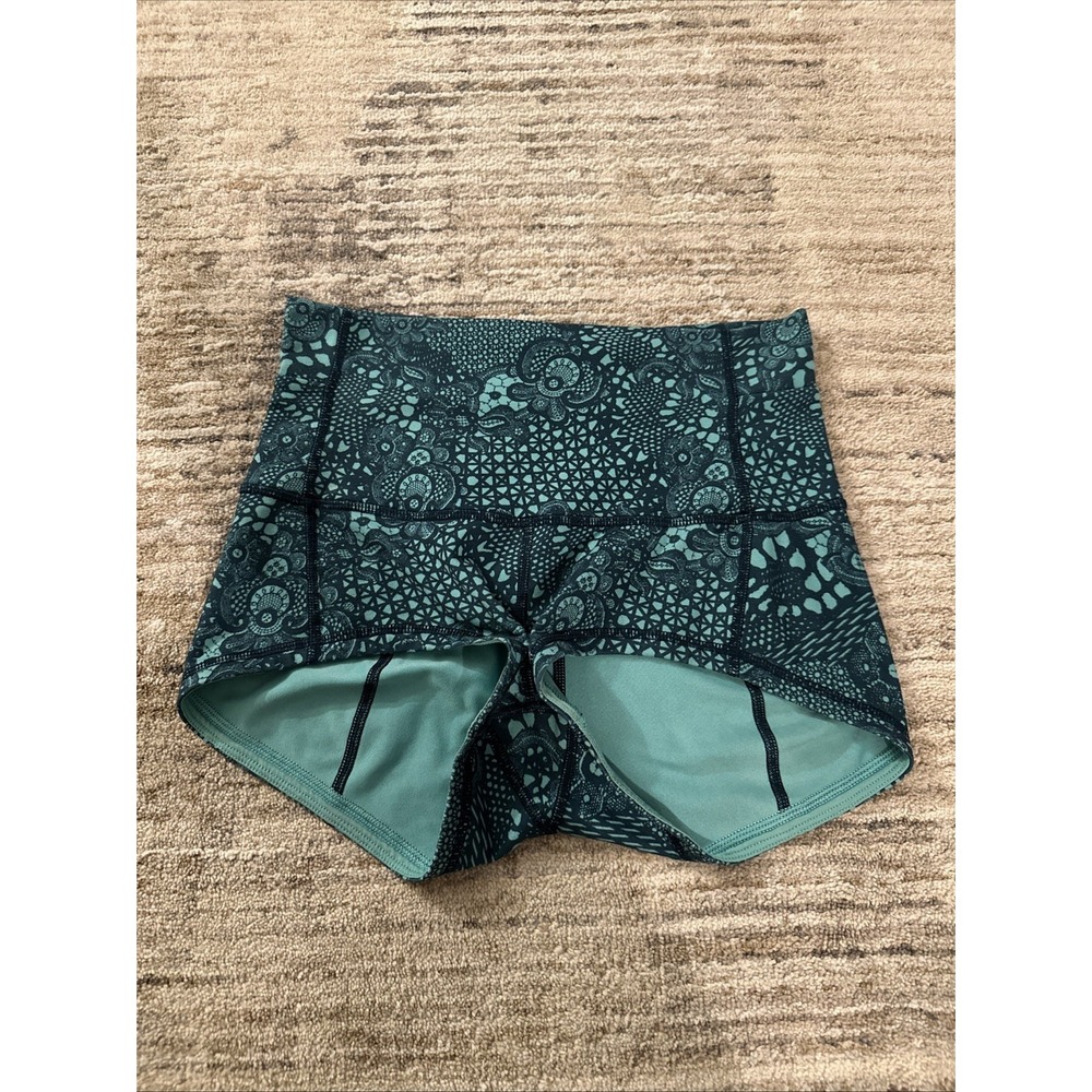 Lululemon Wunder Compression Shorts Size 6 Pretty Lace Bali Breeze Alberta Lake